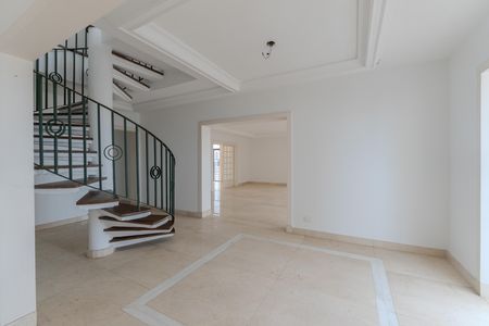 Apartamento à venda com 470m², 5 quartos e 4 vagas Apartamento à venda com 470m², 5 quartos e 4 vagasSala de TV