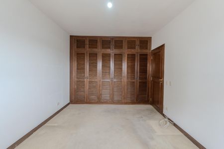 Apartamento à venda com 470m², 5 quartos e 4 vagas Apartamento à venda com 470m², 5 quartos e 4 vagasQuarto 1