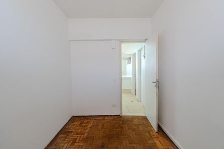 Apartamento à venda com 470m², 5 quartos e 4 vagas Apartamento à venda com 470m², 5 quartos e 4 vagasQuarto de Serviço 2