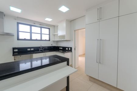 Apartamento à venda com 470m², 5 quartos e 4 vagas Apartamento à venda com 470m², 5 quartos e 4 vagasCozinha
