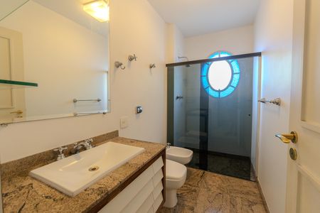 Apartamento à venda com 470m², 5 quartos e 4 vagas Apartamento à venda com 470m², 5 quartos e 4 vagasBanheiro 1