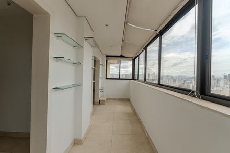 Apartamento à venda com 470m², 5 quartos e 4 vagas Apartamento à venda com 470m², 5 quartos e 4 vagasSacada
