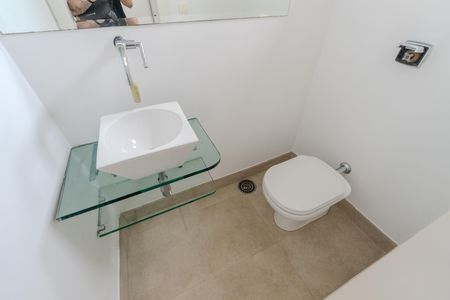 Apartamento à venda com 470m², 5 quartos e 4 vagas Apartamento à venda com 470m², 5 quartos e 4 vagasBanheiro 2