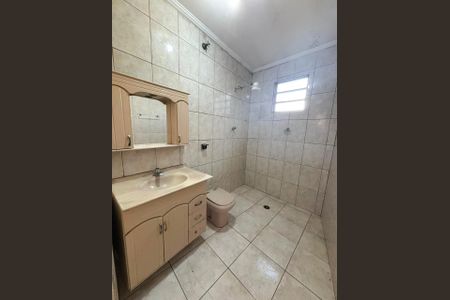 Banheiro de casa para alugar com 3 quartos, 110m² em Vila Jacuí, São Paulo
