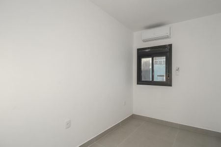 Quarto de apartamento para alugar com 1 quarto, 28m² em Costa E Silva, Porto Alegre