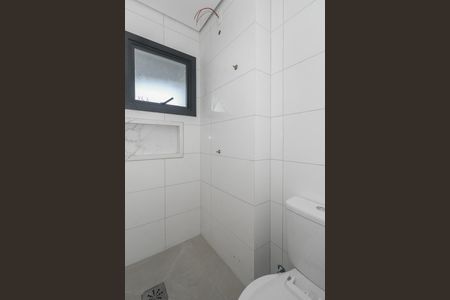 Banheiro de apartamento para alugar com 1 quarto, 28m² em Costa E Silva, Porto Alegre