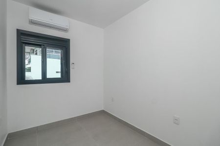Quarto de apartamento para alugar com 1 quarto, 26m² em Costa E Silva, Porto Alegre