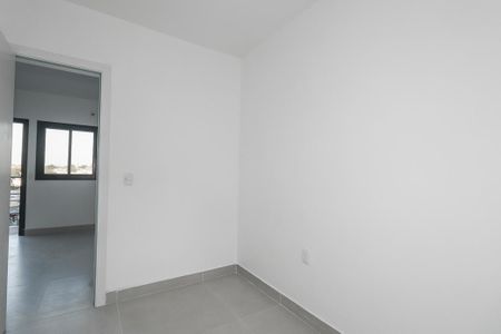 Quarto de apartamento para alugar com 1 quarto, 26m² em Costa E Silva, Porto Alegre
