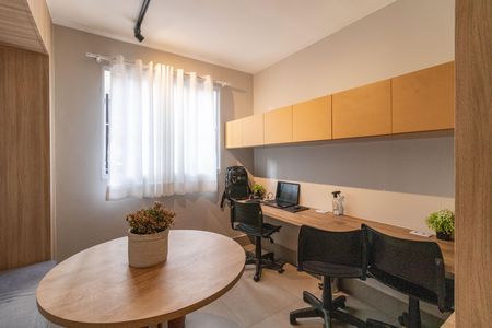 Apartamento à venda com 42m², 2 quartos e sem vaga Apartamento à venda com 42m², 2 quartos e sem vagaSala de Reunião