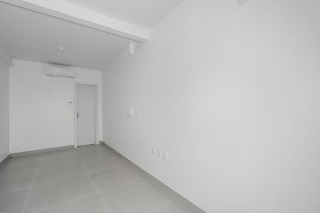 Sala / Quarto / Cozinha de apartamento para alugar com 1 quarto, 18m² em Costa E Silva, Porto Alegre