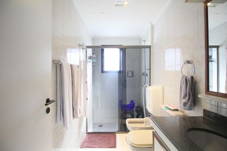 Apartamento à venda com 196m², 4 quartos e 3 vagasBanheiro Suíte 2