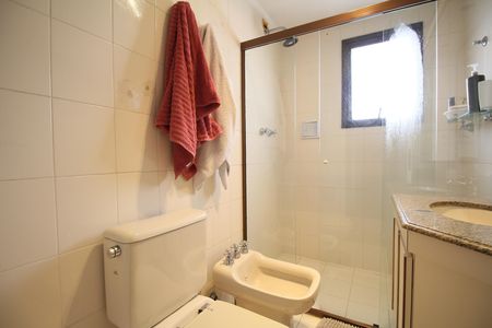 Apartamento à venda com 196m², 4 quartos e 3 vagasBanheiro Suíte 1