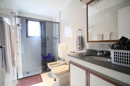 Apartamento à venda com 196m², 4 quartos e 3 vagasBanheiro Suíte 2