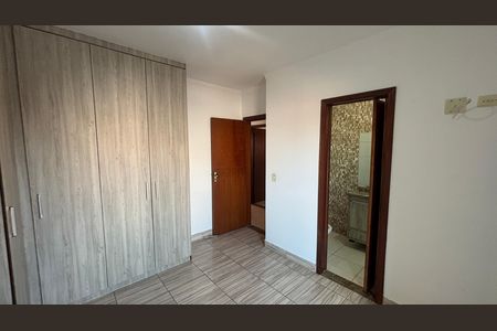 Apartamento à venda com 132m², 2 quartos e 2 vagas Apartamento à venda com 132m², 2 quartos e 2 vagasSuite