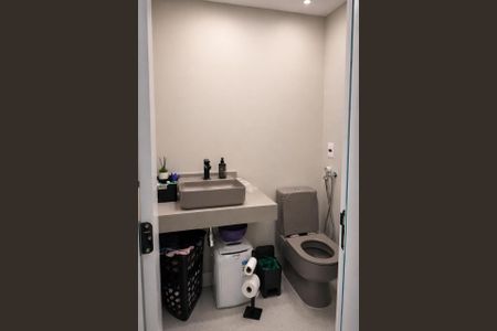 Banheiro  de kitnet/studio à venda com 1 quarto, 26m² em Cerqueira César, São Paulo