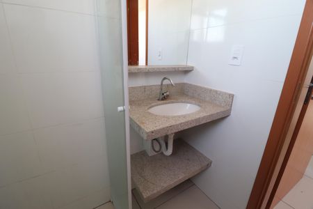 Apartamento para alugar com 60m², 2 quartos e 1 vagaBanheiro do Quarto 2