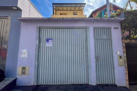Casa à venda com 190m², 4 quartos e 2 vagasFachada
