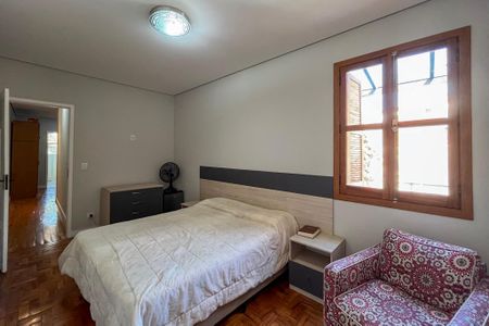 Casa à venda com 190m², 4 quartos e 2 vagasSuite
