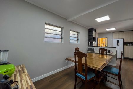 Casa à venda com 190m², 4 quartos e 2 vagasCopa