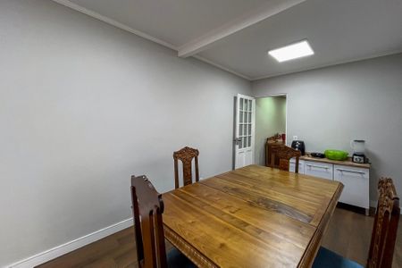 Casa à venda com 190m², 4 quartos e 2 vagasCopa