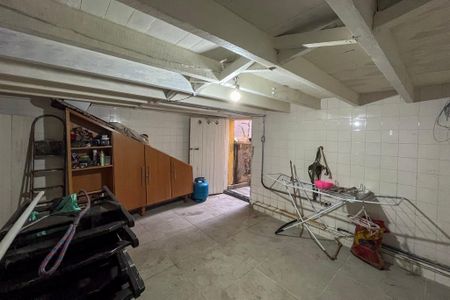 Casa à venda com 190m², 4 quartos e 2 vagasPorao