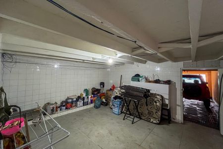 Casa à venda com 190m², 4 quartos e 2 vagasPorao