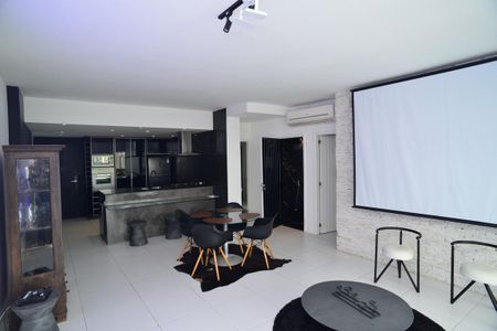 Sala de apartamento para alugar com 2 quartos, 100m² em Barra da Tijuca, Rio de Janeiro
