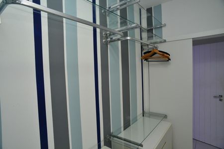 Apartamento para alugar com 100m², 2 quartos e 1 vaga Apartamento para alugar com 100m², 2 quartos e 1 vagaCloset