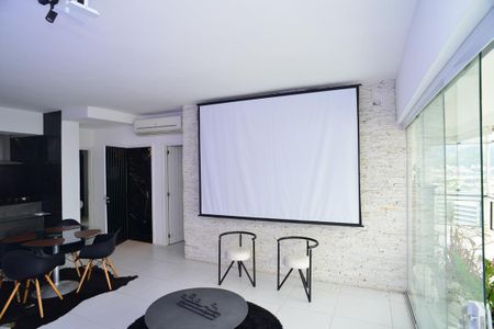 Sala de apartamento para alugar com 2 quartos, 100m² em Barra da Tijuca, Rio de Janeiro