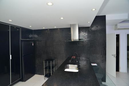 Cozinha de apartamento para alugar com 2 quartos, 100m² em Barra da Tijuca, Rio de Janeiro