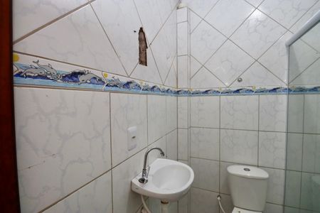 Casa para alugar com 90m², 2 quartos e sem vaga Casa para alugar com 90m², 2 quartos e sem vagaBanheiro social