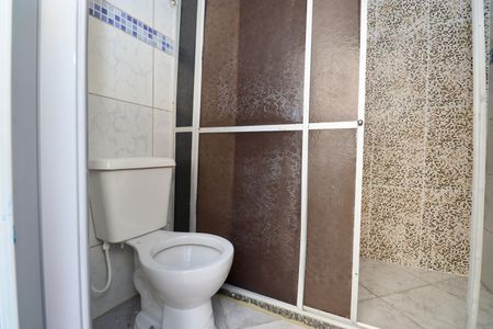 Casa para alugar com 90m², 2 quartos e sem vaga Casa para alugar com 90m², 2 quartos e sem vagaBanheiro lavanderia