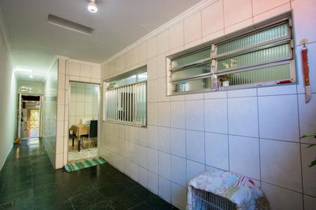 Casa à venda com 150m², 2 quartos e 2 vagasCorredor