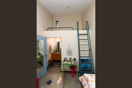 Casa à venda com 328m², 4 quartos e 4 vagas Casa à venda com 328m², 4 quartos e 4 vagassuíte 1