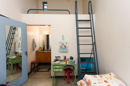 Casa à venda com 328m², 4 quartos e 4 vagas Casa à venda com 328m², 4 quartos e 4 vagassuíte 1