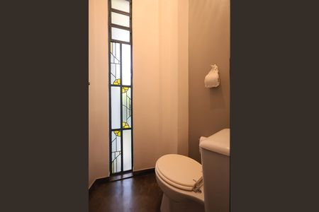 Casa à venda com 328m², 4 quartos e 4 vagas Casa à venda com 328m², 4 quartos e 4 vagaslavabo