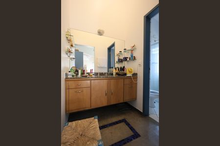 Casa à venda com 328m², 4 quartos e 4 vagas Casa à venda com 328m², 4 quartos e 4 vagasBanheiro 2 da Suíte 3