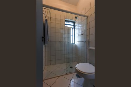 Casa à venda com 328m², 4 quartos e 4 vagas Casa à venda com 328m², 4 quartos e 4 vagasBanheiro da Suíte 2