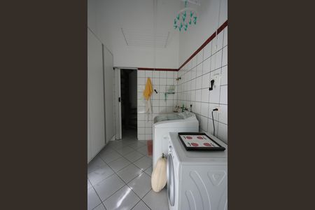 Casa à venda com 328m², 4 quartos e 4 vagas Casa à venda com 328m², 4 quartos e 4 vagasÁrea de Serviço