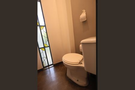 Casa à venda com 328m², 4 quartos e 4 vagas Casa à venda com 328m², 4 quartos e 4 vagaslavabo