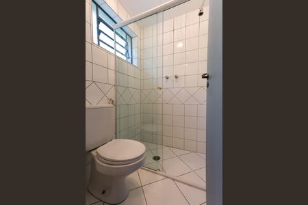 Casa à venda com 328m², 4 quartos e 4 vagas Casa à venda com 328m², 4 quartos e 4 vagasBanheiro da Suíte 1