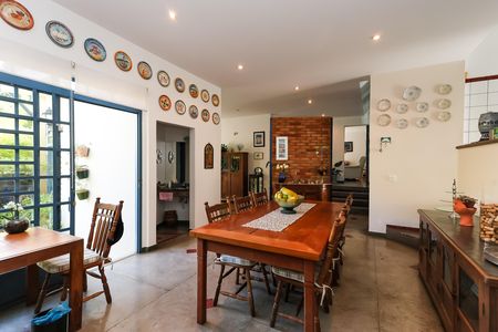 Casa à venda com 328m², 4 quartos e 4 vagas Casa à venda com 328m², 4 quartos e 4 vagasSala 3
