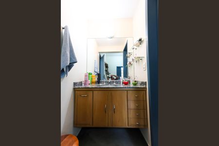 Casa à venda com 328m², 4 quartos e 4 vagas Casa à venda com 328m², 4 quartos e 4 vagasBanheiro da Suíte 1