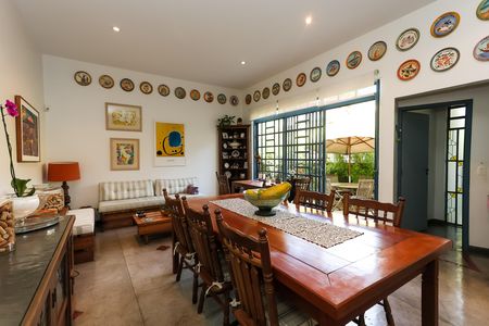 Casa à venda com 328m², 4 quartos e 4 vagas Casa à venda com 328m², 4 quartos e 4 vagasSala 3