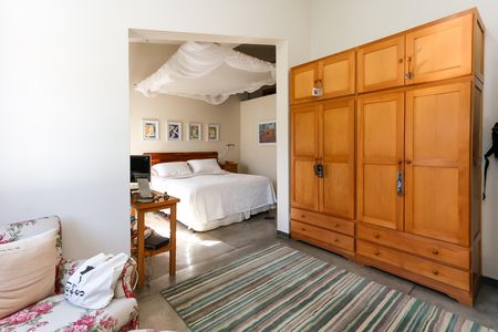 Casa à venda com 328m², 4 quartos e 4 vagas Casa à venda com 328m², 4 quartos e 4 vagassuíte 3