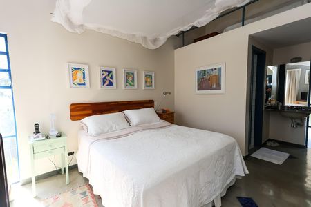 Casa à venda com 328m², 4 quartos e 4 vagas Casa à venda com 328m², 4 quartos e 4 vagassuíte 3