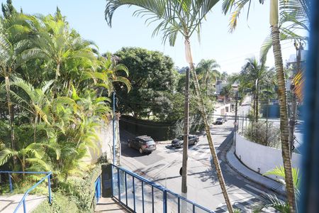 Casa à venda com 328m², 4 quartos e 4 vagas Casa à venda com 328m², 4 quartos e 4 vagasSala 1 vista
