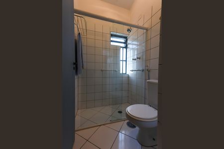 Casa à venda com 328m², 4 quartos e 4 vagas Casa à venda com 328m², 4 quartos e 4 vagasBanheiro da Suíte 2