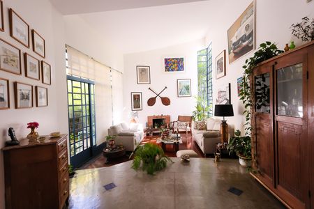 Casa à venda com 328m², 4 quartos e 4 vagas Casa à venda com 328m², 4 quartos e 4 vagasSala 2