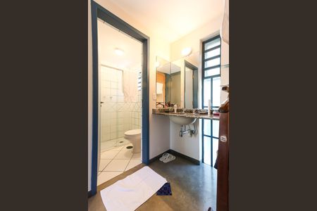 Casa à venda com 328m², 4 quartos e 4 vagas Casa à venda com 328m², 4 quartos e 4 vagasBanheiro 1 da Suíte 3